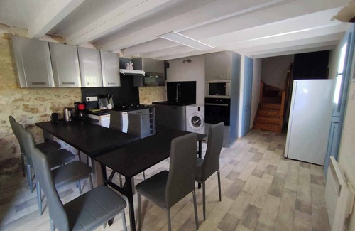 Le Gua House | Le Marais Salant - Gites for 8 people with swimming pool at Logis de Chalons à la mer