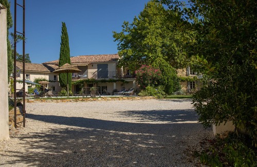Orange House | Le Mas d'Hortense in Orange Charming vacation home "Beguin" 4 * Swimming pool