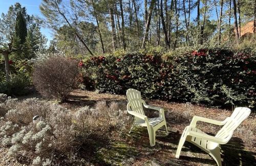 Roussillon Apartment | Le Mas Du Clos « Ô Coeur Des Ocres» Vous Accueille Dans le Gîte « Les Lavandes »