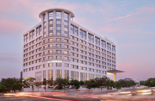 Satellite Hotel | Le Meridien Ahmedabad