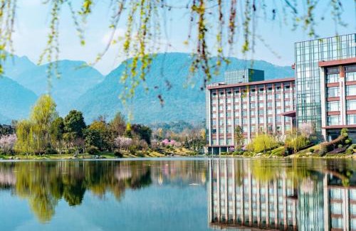Emeishan Hotel | Le Meridien Emei Mountain Resort