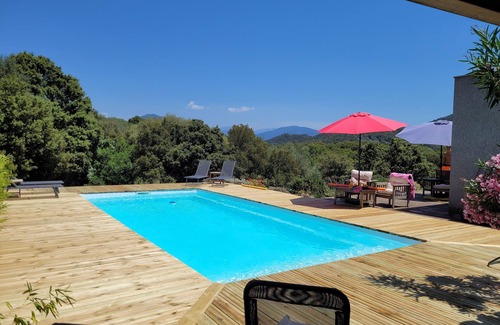 Sartene House | "Le Milan d'Or": family accommodation for 12 people on the edge of the maquis.