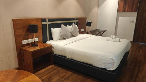 Gurugram Apartment | Le Mod Casa - Glasshouse