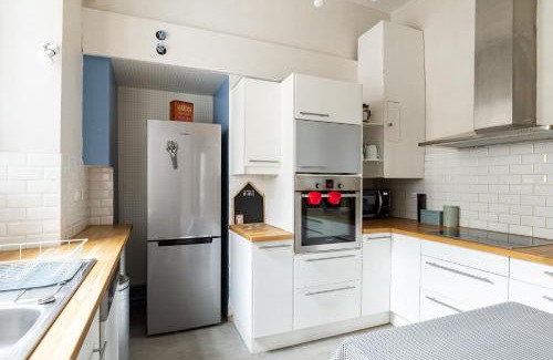 Centre Apartment | LE MONNAIE - Vue Cathédrale