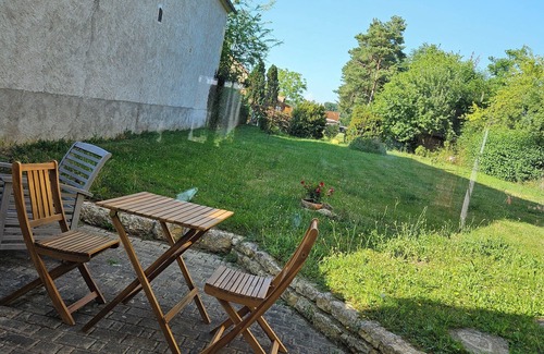 Donzy House | "Le Neuillon" charming little house in the house. Calm and relaxing