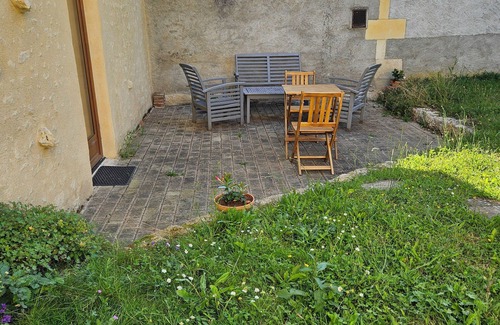 Donzy House | "Le Neuillon" charming little house in the house. Calm and relaxing