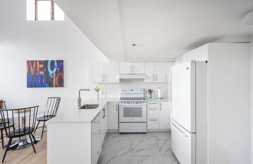 Old Montreal Apartment | Le Nomade MTL