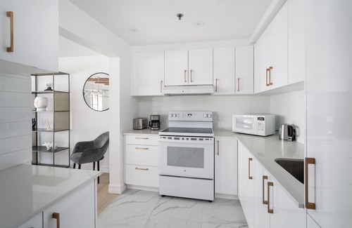 Old Montreal Apartment | Le Nomade MTL