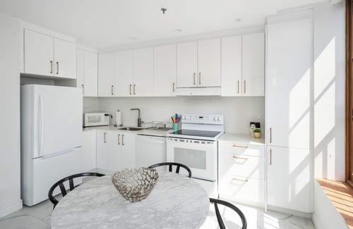 Old Montreal Apartment | Le Nomade MTL