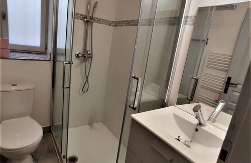 Agen Apartment | LE ONE, Studio in the heart of Agen, fireplace