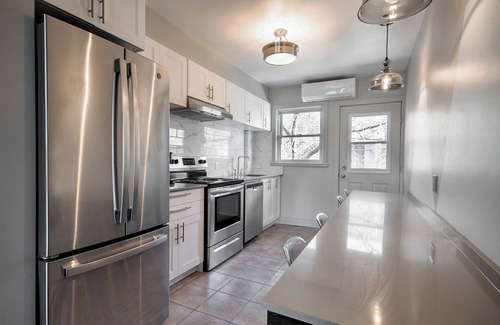 Ahuntsic Apartment | Le Paisible | Subway | AC | Free Parking