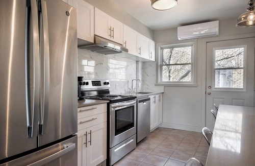 Ahuntsic Apartment | Le Paisible | Subway | AC | Free Parking