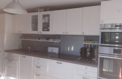 Les Bormettes Apartment | LE PARADIS, GARDEN LEVEL WITH LARGE 100 M TERRACE 700 M FROM THE BEACH