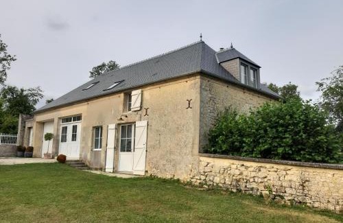 Crouay House | Le Pavillon du Manoir de Conjon