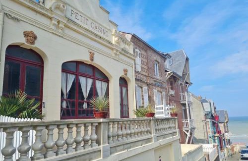 Ault House | Le petit Casino, insolite et vue mer