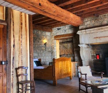 Le Malzieu-Forain Bed & Breakfast | Le petit château du Villard