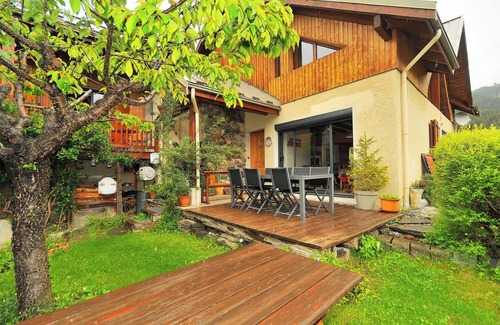 Nevache Ski Chalet | Le Pied des Thûres - Family Chalet to host memorable moments!