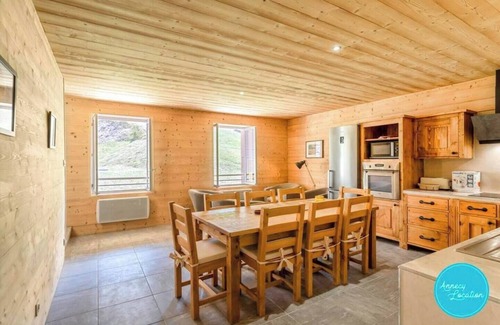 Montmin Apartment | Le Planet : T5 apartment.