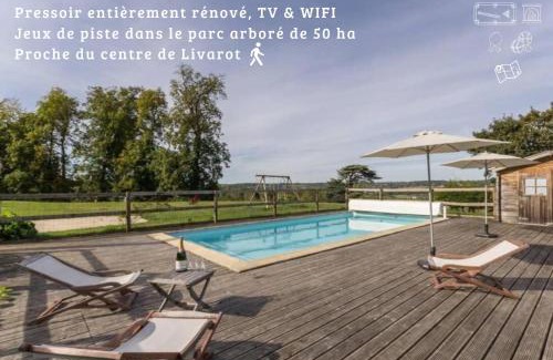 Livarot House | Le Pressoir du Château de Neuville, Piscine & jeux - Famille & Amis