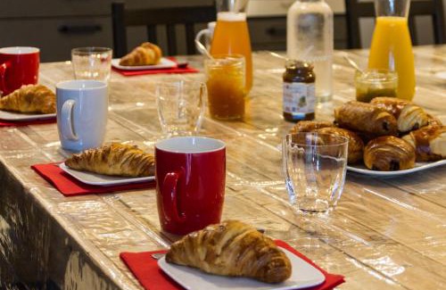 Bazoges-en-Paillers Bed & Breakfast | Le Puy Carmin - Chambre d'hôtes avec jacuzzi