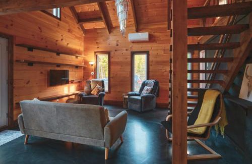 Saint-Henri-de-Taillon Ski Chalet | Le Refuge
