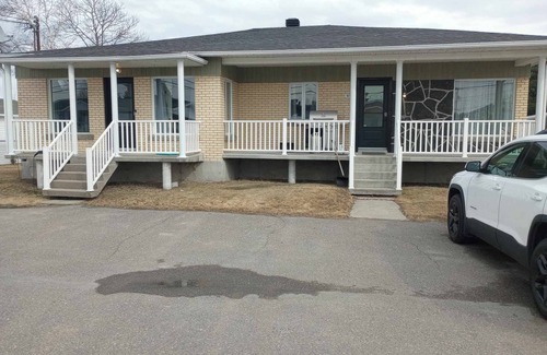 Lac-Saint-Jean-Est Regional County Municipality Apartment | Le Repère du lac Bien Centrer Pour Visiter la Région du Saguenay-lac-st-jean!