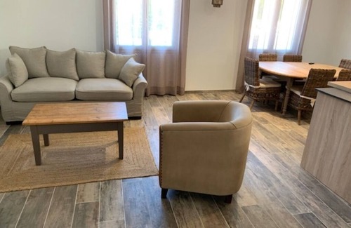 Aups House | LE ROMARIN-FULLY AIR-CONDITIONED VILLAGE HOUSE WITH FREE WIFI