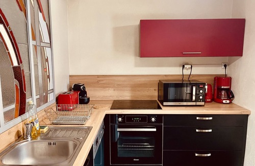 Auxerre Apartment | Le Rubik's Cube-Apartment-Designer-Ensuite with Bath-City view