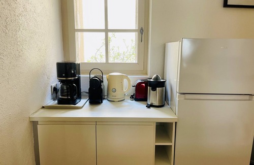 Auxerre Apartment | Le Rubik's Cube-Apartment-Designer-Ensuite with Bath-City view