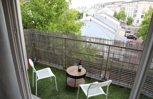 Saint-Cyr-l'Ecole Apartment | Le Saint Cyrien, 5km from Versailles and 25km from Paris, for Family & Business