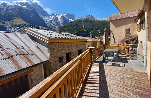 La Grave Apartment | Le Serret Blanc 1 - Beautiful apartment at the top of the village