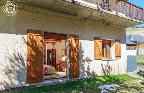 Albiez-Montrond House | LE Talapet - Moisette