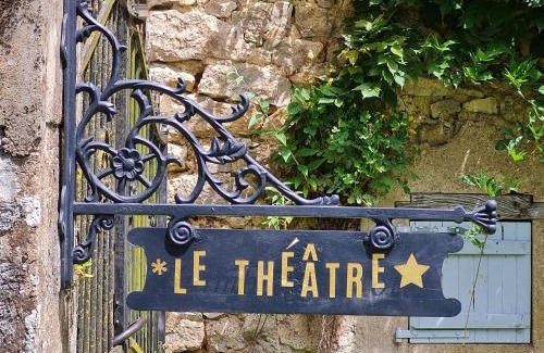 Marigny-sur-Yonne House | Le Théâtre