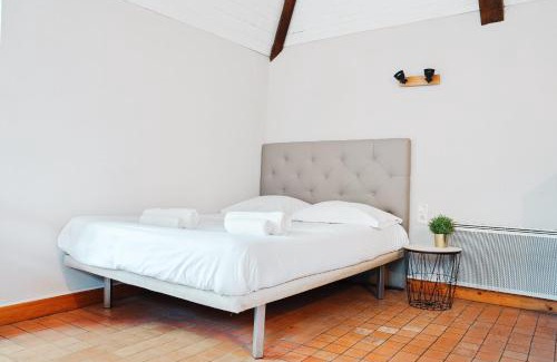 Laval Apartment | LE WOODY 700m Gare Wifi
