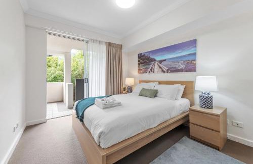 Bowen Hills Apartment | Leafy and Quiet 2BR - Close to Hospital with Parking