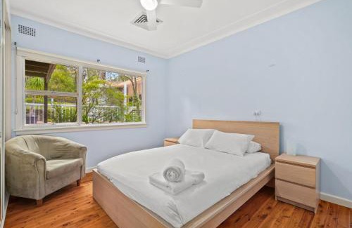 Macmasters Beach House | Leafy Family House Close to Beach and Surf Club