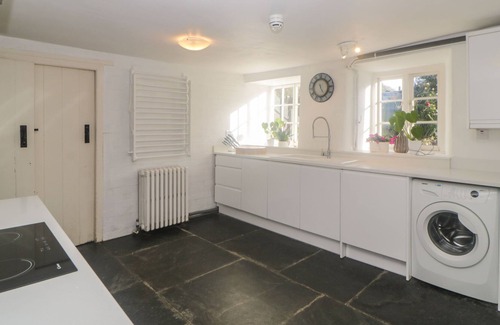 Clearbrook House | LEAT HOUSE AT SORTRIDGE MANOR, pet friendly in Horrabridge