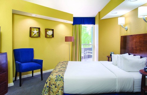 Pompano Beach Resort | Leave your worries at the door!