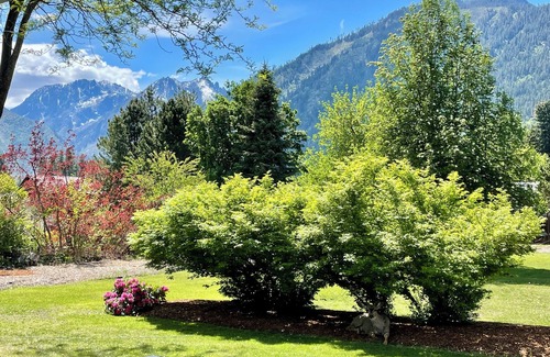 Leavenworth Apartment | Leavenworth Mountain View Sanctuary w/Hot Tub
