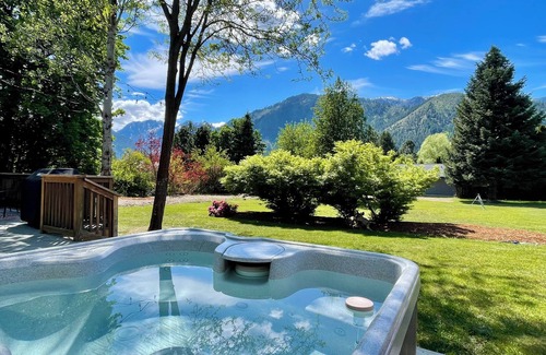 Leavenworth Apartment | Leavenworth Mountain View Sanctuary w/Hot Tub