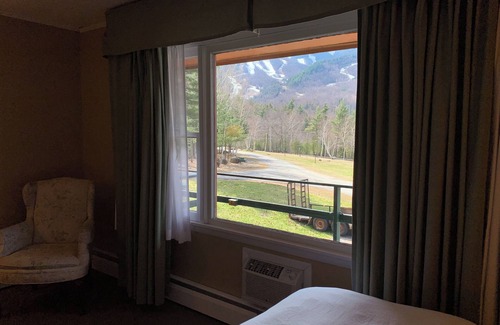 Wilmington Hotel | Ledgerock at Whiteface - Cloudspin Room