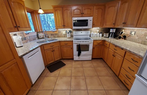 Walker House | Leech Lake Perfect Sand Beach, Flat, Boat Lift, Dock, Kayak, Paddleboat, Garage