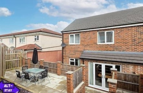 Leeds Apartment | Leeds 6 Bed (2x Adjacent Homes)