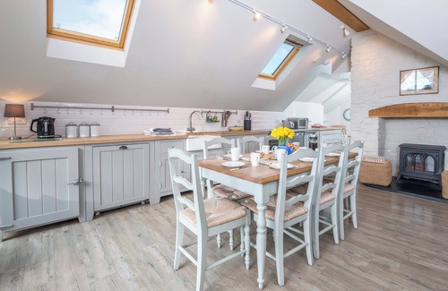 Lawrenny Cottage | LEEWARD COTTAGE, pet friendly, with hot tub in Pembroke Dock
