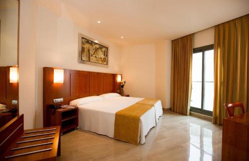 Dos Hermanas Hotel | Leflet Valme