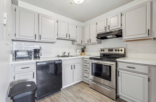 Richmond Apartment | Legacy at Imperial Village 816 I 2 Bed 2 Bath