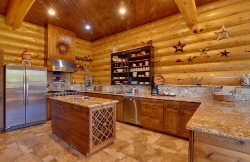 Lazy Mountain Cabin | Legacy Mountain Lodge on 40-Acre Ranch w/Views!