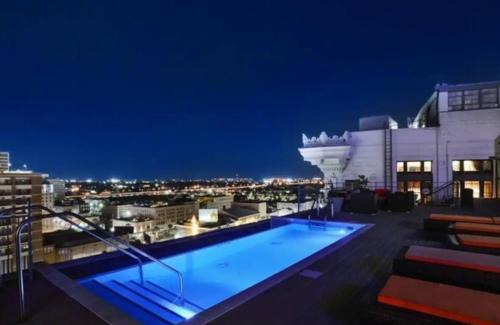 Central Business District Apartment | Legacy Suites Steps from the French Quarter Superdome Casino Bourbon St With Gym & Pool
