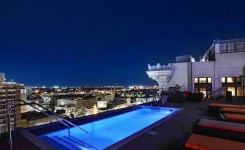 Central Business District Apartment | Legacy Suites Steps from the French Quarter Superdome Casino Bourbon St With Gym & Pool