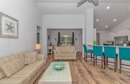 Red Hill House | Legend's Resort Family-Friendly 4BR Sleeps 8